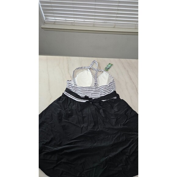 NWT Sothea Black & White Tummy Control Swimsuits V Neck Womens Swimwear Size 22W - Picture 2 of 10